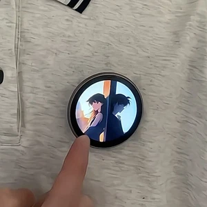 1 pieza. Cyber Badge 1.7" Tinta Electrónica Bluetooth Pin Anime GIF Pantalla de Video Batería 600mAh - Imagen 1 de 13