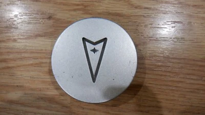 Центральный колпак колеса от оригинального производителя 94 95 96 Pontiac Tran Sport 10207641 - Изображение 1 из 4