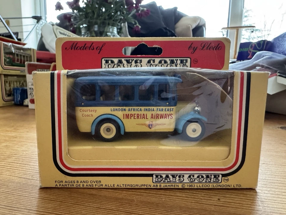 LLEDO DAYS GONE 1935 DENNIS SINGLE DECK BUS IMPERIAL AIRWAYS BOXED DG10 014A - Image 1 of 1