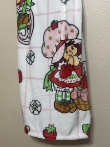 Strawberry Shortcake Plush Throw Blanket 50" X 70"  Polyester White Red Green - Picture 1 of 6