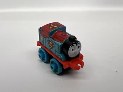 THOMAS & FRIENDS Minis Train Thomas Engine DC COMICS SUPERMAN CGM30 J05A 2014 - Imagem 1 de 4