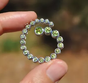 14k massives Gold natürlicher grüner Peridot Anhänger - Halskette Kreis Spirale Reise - Bild 1 von 10