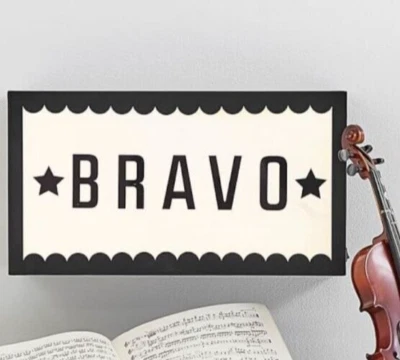 NUEVO Pottery Barn Kids Bravo Light Box The Emily & Meritt 7721897 estante colgante de pared Foto 1 de 4