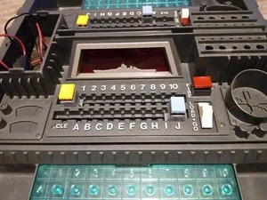 1979 Milton Bradley Electronic Battleship 4750 mit OVP Teilen Spielfiguren - Bild 1 von 22