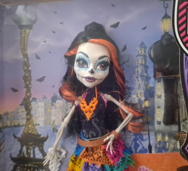 Preços baixos em Mattel Skelita Calaveras Boneca Monster High Bonecas e  Brinquedos