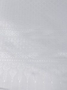 Robe de mariée tissu tissé traditionnel en soie thaïlandaise blanche motif damassé 40" drapé