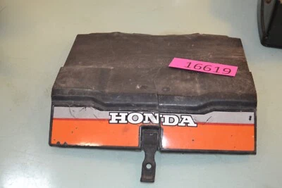 Крышка ящика для инструментов Honda ATC200E ATC200ES ATC200M только 200 м с наклейкой 1984 1985 - Изображение 1 из 3