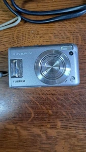 Fujifilm FinePix F31fd silber 6,3-MP-Kompaktdigitalkamera JAPAN - Bild 1 von 6