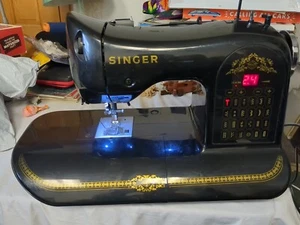 Singer Model 160 Limited Edition Anniversary Sewing Machine - Picture 1 of 10