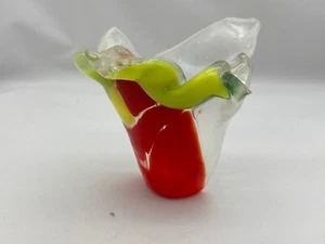 Kunstglas Ofen geformte dekorative Vase. Rot, grün, klare abstrakte Form.  6 Zoll - Bild 1 von 7