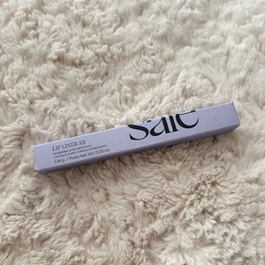 Saie Lip Liner 101 Nourishing Lip Defining - Flirt 1.41g full size NEW & SEALED - Picture 1 of 4