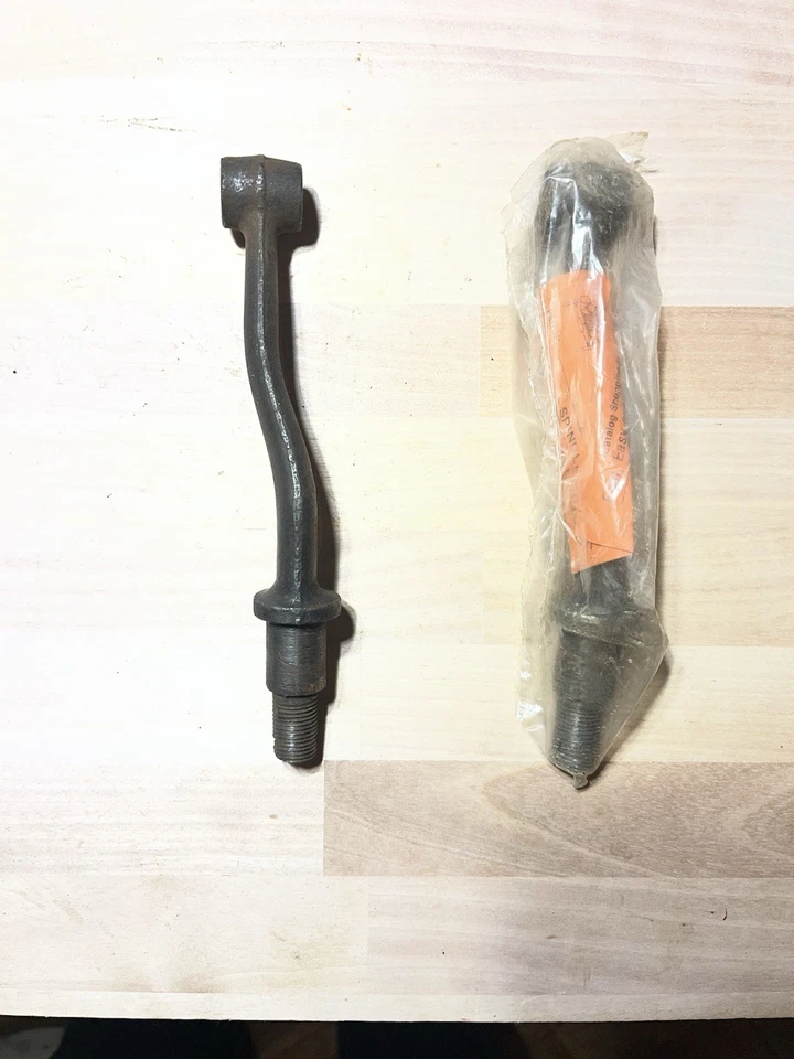 Brazo husillo delantero izquierdo Ford Modelo T 1917-1927 2 piezas Foto 1 de 4