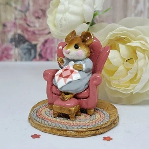 Wee Forest Folk Miniature Figurine M-125 - Quilting Bea (Rose) - Picture 1 of 5