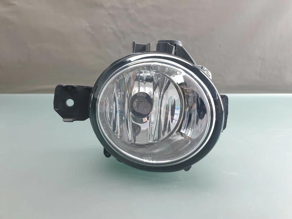 Faro antiniebla derecho original BMW X1 X3 X5 E70 E83 E84 7184318 Valeo Foto 1 de 4