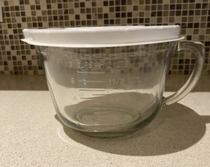 Anchor Hocking Large Clear Glass Batter Pouring Measuring Bowl 2 QT 8 Cups w/Lid - Picture 1 of 5