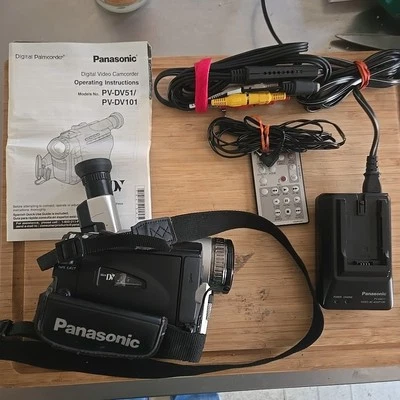 Panasonic Palmcorder PV-DV51 DV51D Mini DV Camcorder 18x, Charger Battery Works - Image 1 of 4