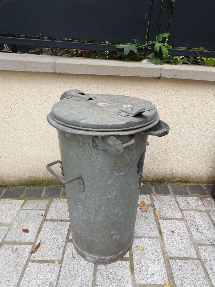 ANCIEN POUBELLE BOULEUSE-ACIER GALVANISé-ZINC-DESIGN 50 60 70 - Photo 1/4