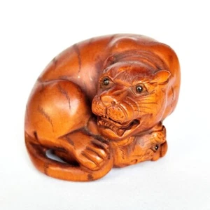 GX813 - Netsuke de boj tallado a mano de 2" de 20 años: Tigres - Imagen 1 de 9