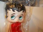 Vintage 1986 ~ RARE ~ POUPÉE BETTY BOOP 11" avec 3 armoires supplémentaires/support rose dans son emballage d'origine