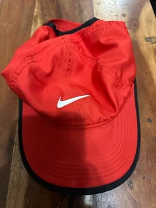 Nike Youth Featherlight Dri-Fit Hat Red Activewear Strapback - Picture 1 of 3