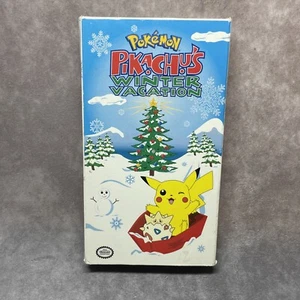 Pokémon Pikachu Winter Vacation VHS 1999 Good Free Shipping - Foto 1 di 4