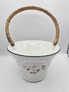 Pfaltzgraff Winterberry Basketweave Basket With Detachable Bamboo Handle - Picture 1 of 5