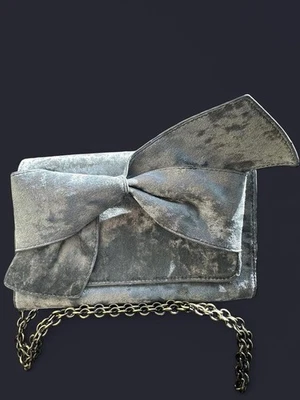 Bandolera/cartera sin asas Anthropologie Bella Bow terciopelo aplastado Foto 1 de 4