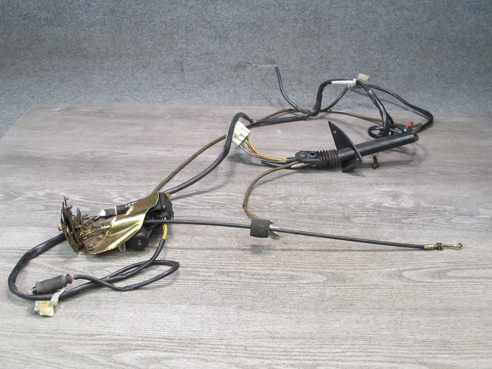 PORSCHE 928 S 1983-1986 CERRADURA PUERTA DERECHA ACTUADOR CABLEADO ARNÉS MONTAJE Foto 1 de 4