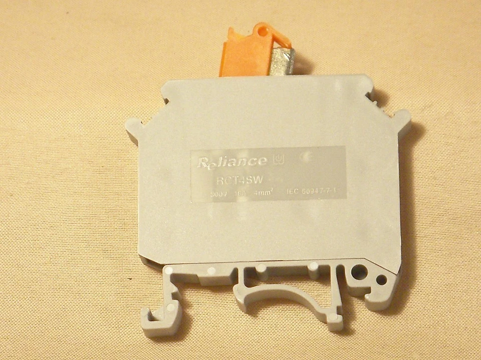 Reliance Electric 811033  RCT4SW  knife disconnect terminal block  (NIB) - Image 1 of 2