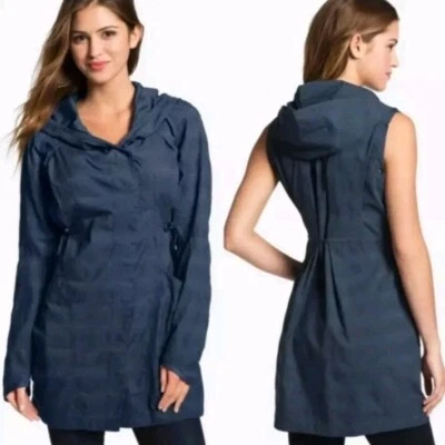 Chaqueta Ligera Nau Convertible Chrysalis en Azul Marino/Negro, Talla Pequeña A001273 Foto 1 de 4