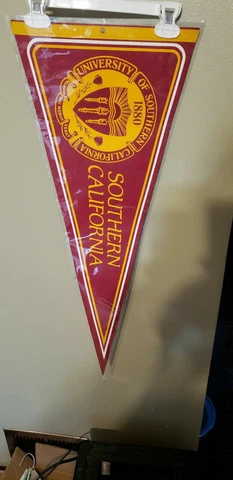 USC TROJANS SOUTHERN CALIFORNIA NCAA VINTAGE FELT PENNANT WITH HOLDER 3/14/21 Cover