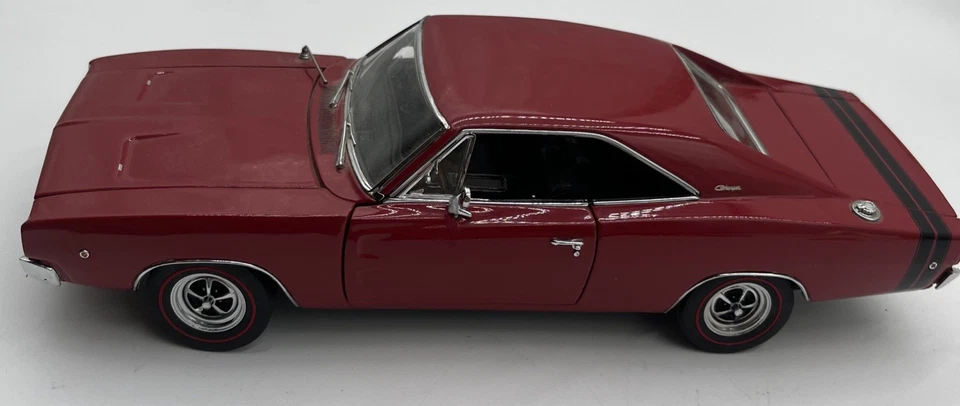 Danbury Mint L.E. 1968 Charger R/T Die Cast 1:24 versão vermelha rara leitura - Imagem 1 de 4