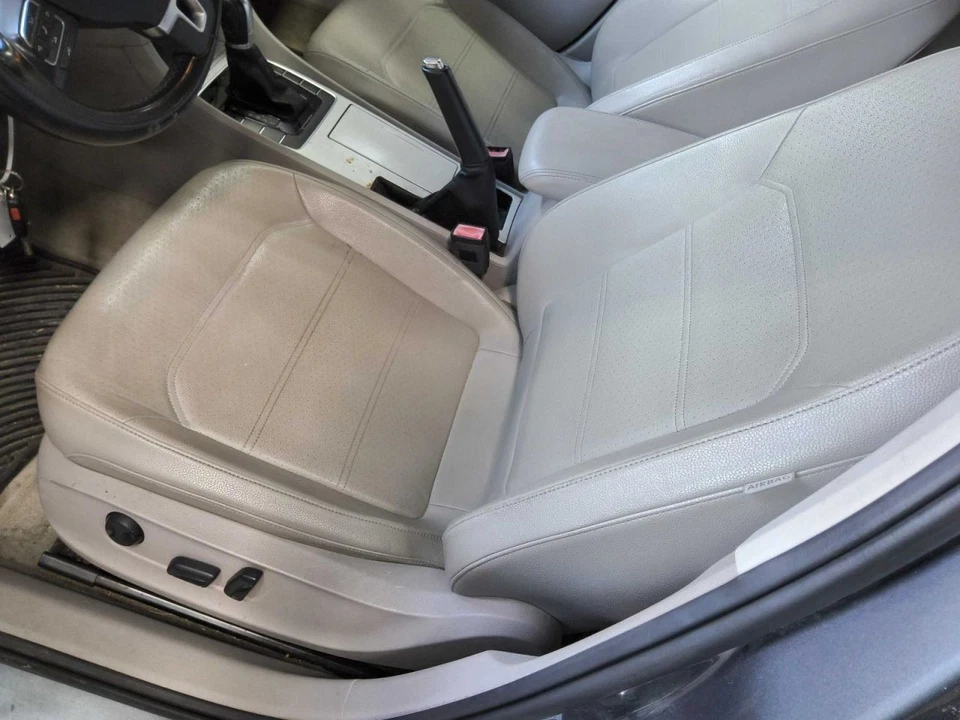 Driver Front Seat  Leatherette Electric Fits 12-15 PASSAT 613159 Foto 1 de 1