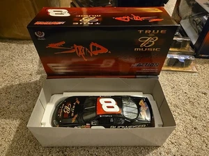 Dale Earnhardt Jr #8 Budweiser Staind 2003 Monte Carlo Action Diecast 1:24 - Picture 1 of 6