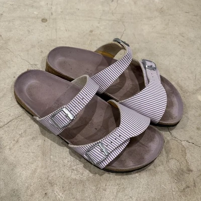 Sandalias Birkenstock Birki’s Aziza púrpura y blanco a rayas 2 correas EE. UU. 10 UE 41 Foto 1 de 4