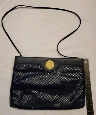 Cartera de malla Whiting and Davis azul marino con correa para el hombro, ver descripción  Foto 1 de 4