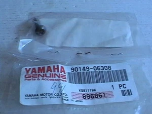 GENUINE YAMAHA SPECIAL SOCKET BUTTON HEAD BOLT 90149-06308 MT09 FJR XJR TRX850 + - Picture 1 of 2