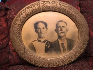 1800 Vintage Antique Oval Wood Framed Photograph - Picture 1 of 5
