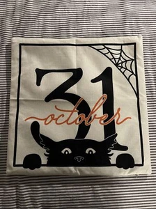 "FUNDA DE ALMOHADA DECORATIVA HALLOWEEN 31 DE OCTUBRE 17X17"" (NUEVA SIN ETIQUETAS)" - Imagen 1 de 6
