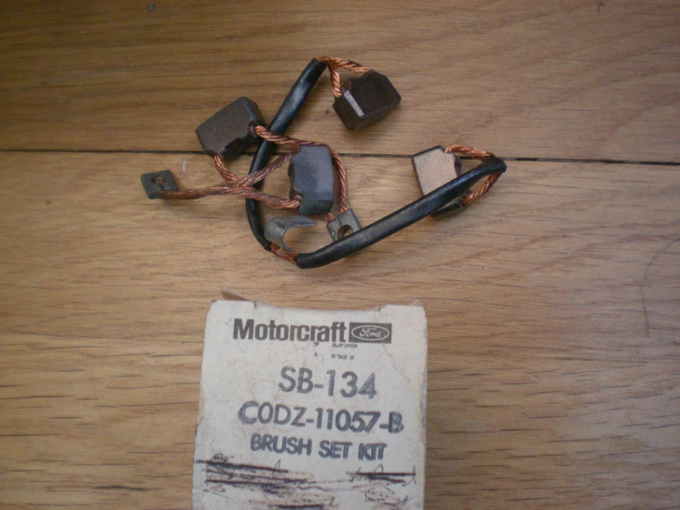 Juego de cepillos de arranque Ford Falcon 1960 1961 C0DZ-11057-B nuevo de lote Foto 1 de 1