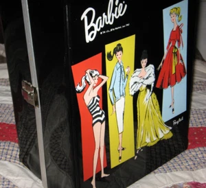 Vintage Barbie Case Trunk Black with Clothes and Accessories! - Picture 1 of 24