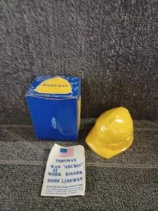 Vintage Avon Hard Hat Dekanter mit Box (voll/teilweise) - Bild 1 von 1