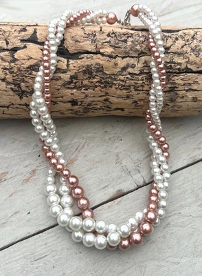 Halskette, Collier, Perlenkette, dreireihig, gedreht, Glaswachsperlen cremeweiss - Bild 1 von 2