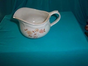 Vtg Gordella Burnet Creamer/Gravy/Sauce Boat Off White Peach Flowers/Brown Leaf - Picture 1 of 2