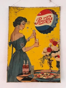 Vintage mexikanisches Pepsi Cola Soda Blechschild Frau Werbung aus den 50er Jahren - Bild 1 von 11