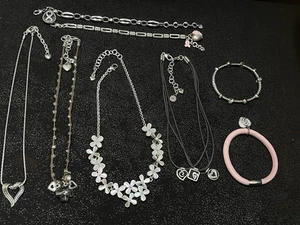 Lote de 8 joyas Brighton concienciación sobre el cáncer de mama, etc. - Imagen 1 de 24