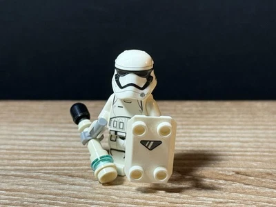 LEGO First Order Stormtrooper Minifigure with Shield and Baton "Traitor" sh667 - Image 1 of 2