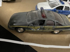 1993 Chevrolet Caprice State Police Diecast Model 1 43 Road Champs - Picture 1 of 3