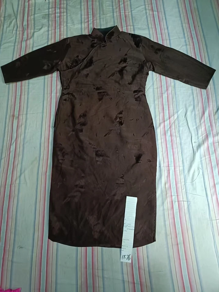 Antique Chinese Qing Dynasty Silk Robe, Vintage Embroidered Costume Collectible - Image 1 of 4