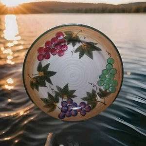 Plato de cena de uva toscana de JCPENNEY 10,54" W - Imagen 1 de 7